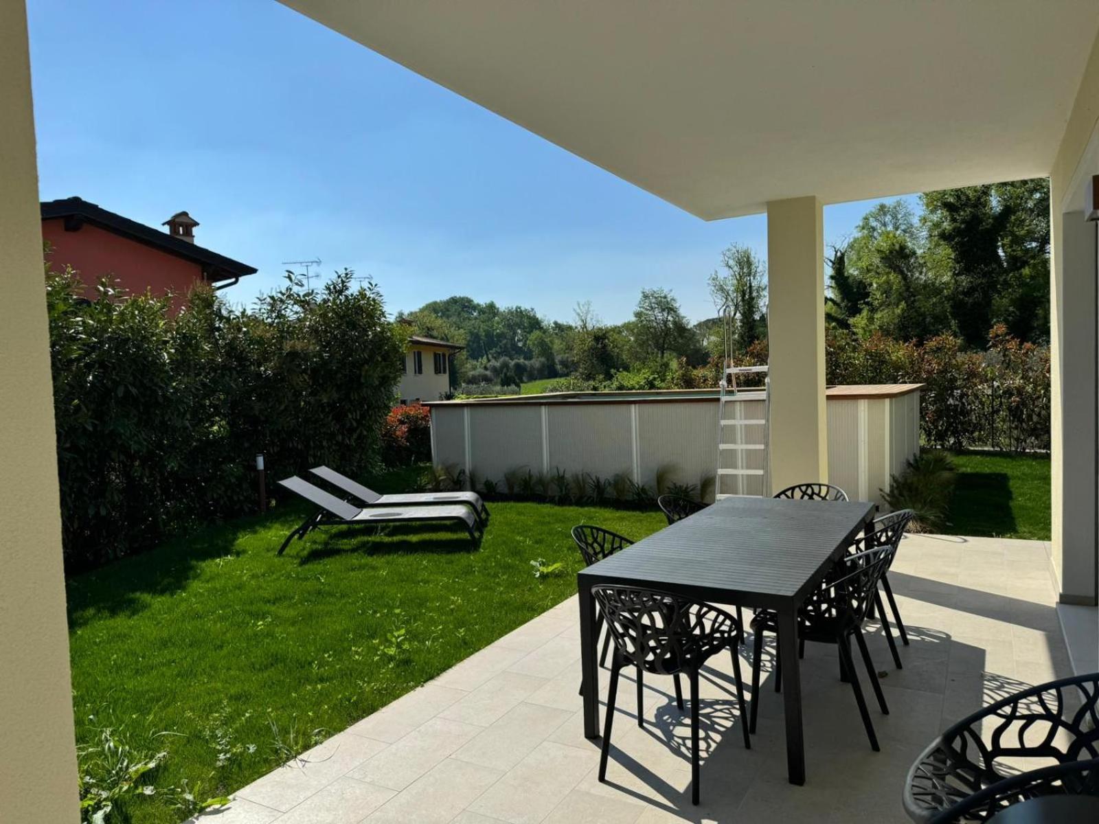 Luxury Villas Gardenia With Private Pool Padenghe sul Garda Exterior photo