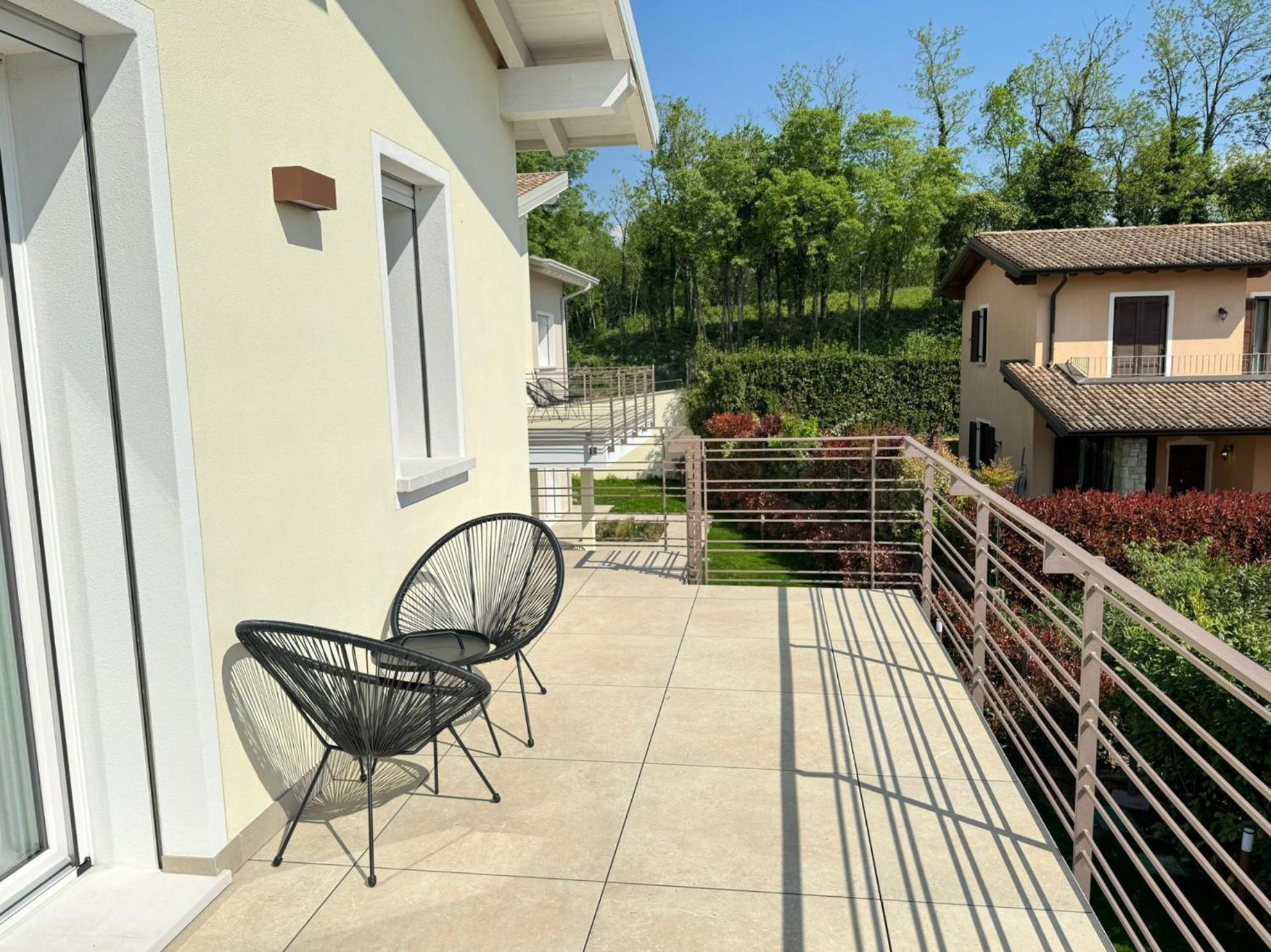 Luxury Villas Gardenia With Private Pool Padenghe sul Garda Exterior photo
