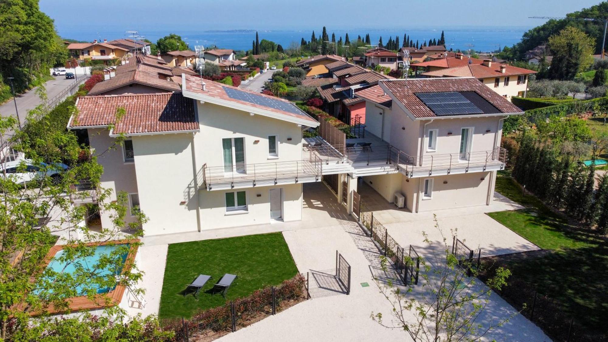 Luxury Villas Gardenia With Private Pool Padenghe sul Garda Exterior photo