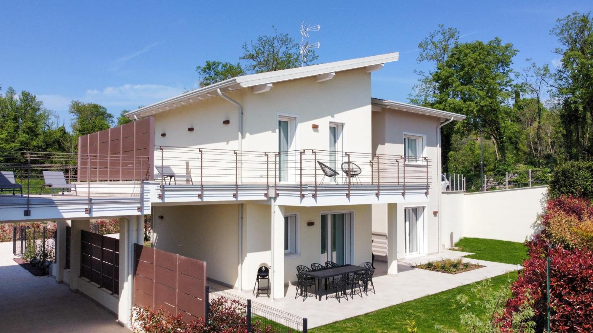 Luxury Villas Gardenia With Private Pool Padenghe sul Garda Exterior photo