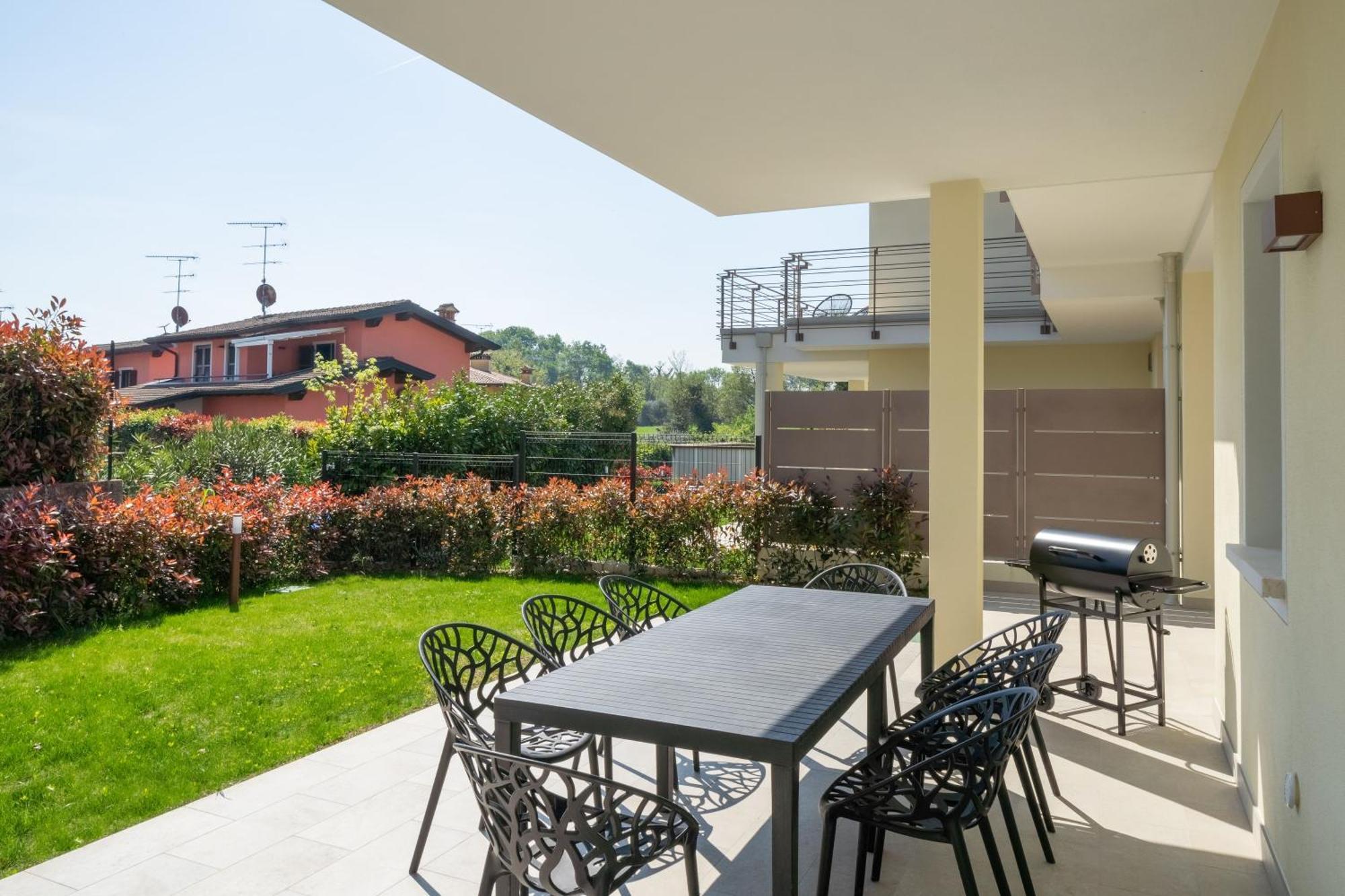 Luxury Villas Gardenia With Private Pool Padenghe sul Garda Exterior photo